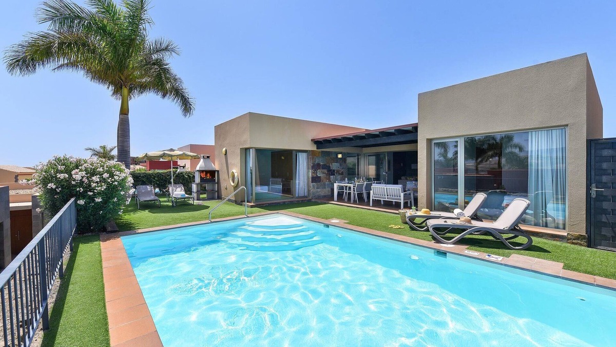 Salobre Villa | Villa Salobre Golf Dos | Luxury Retreat in Gran Canaria | Private Outdoor.
