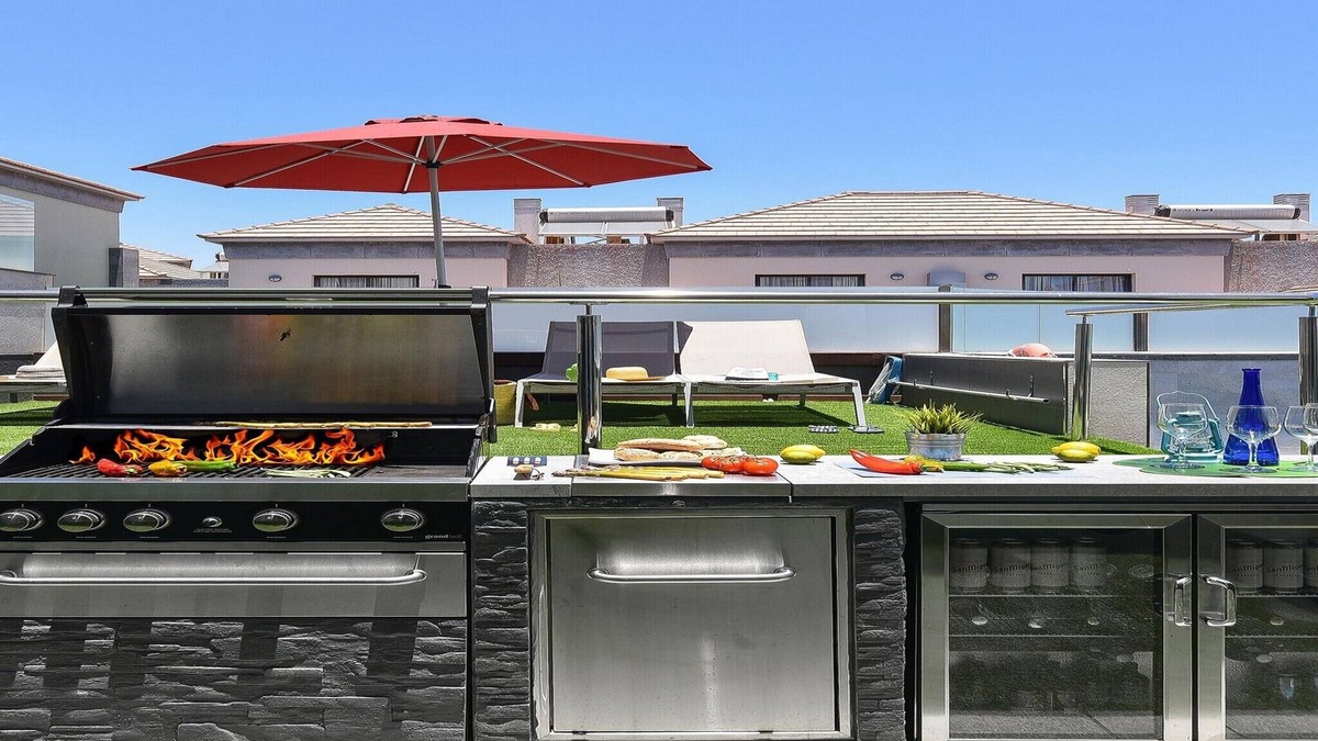 Costa Meloneras Villa | Villa Meloneras Deluxe| Luxury Retreat in Gran Canaria | Private Heated Pool |.