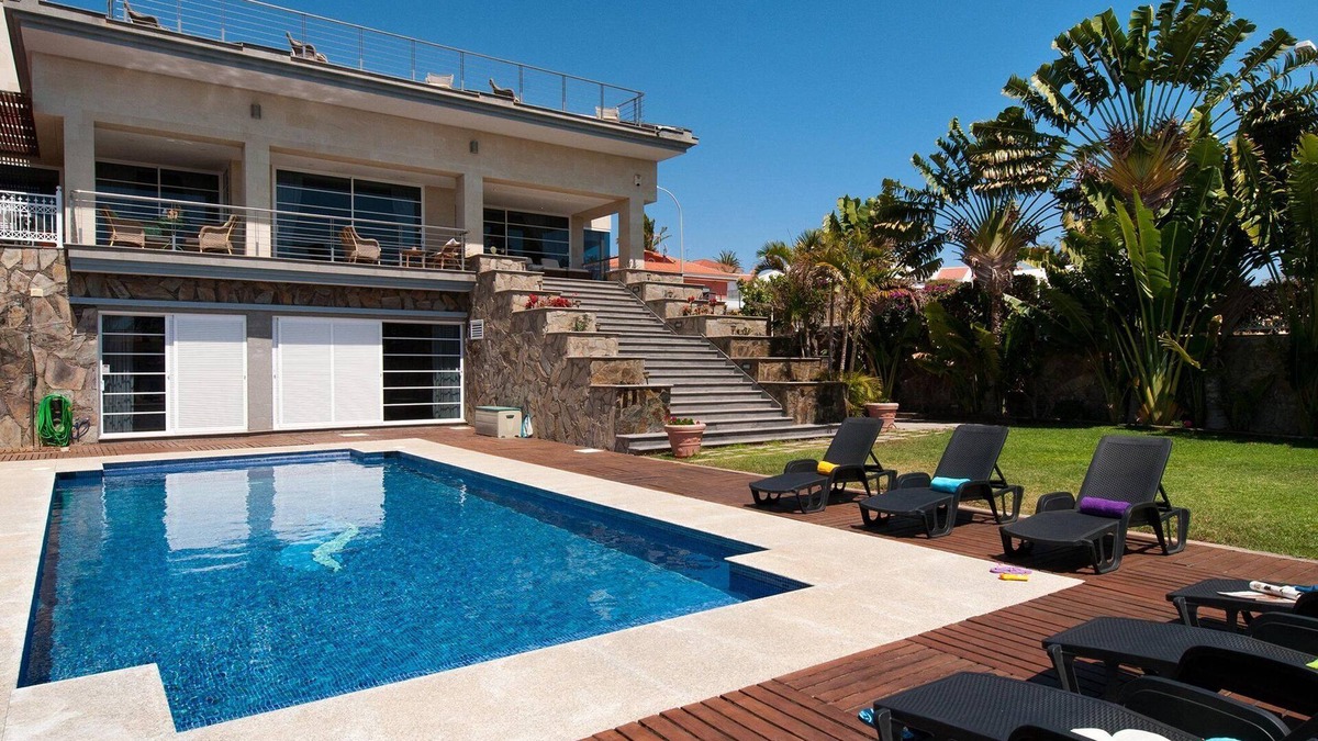 Sonnenland Villa | Villa Sonnenland Grande | Private Outdoor Pool | BBQ Facilities | Shaded.