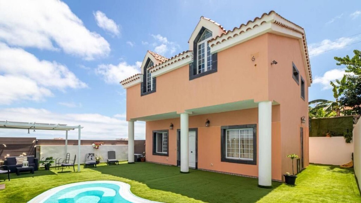 Las Palmas de Gran Canaria Villa | VILLA SAMPEREZ GROUND FLOOR: + Pool + Garden + Barbecue + 2 Bedrooms + 6Pax