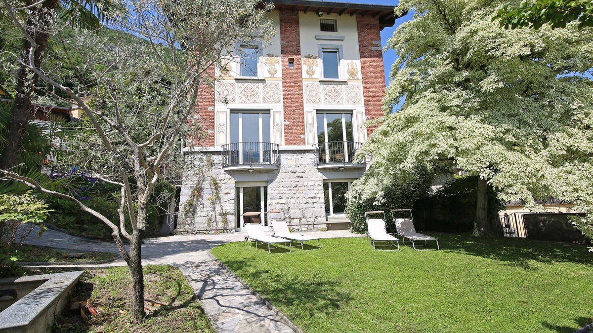 Oliveto Lario Villa | Villa Magnolia - lakeside with private access to the lake