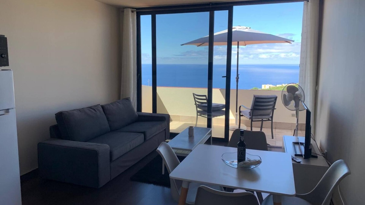 Estreito da Calheta Villa | Villa Pinheira I, two bedrooms and sea view
