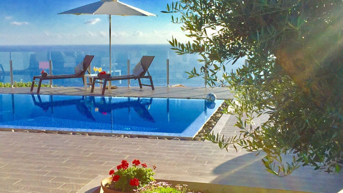 Estreito da Calheta Villa | Villa Pinheira III ,dois quartos ,piscina e vista mar