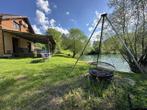Jezero House | Vila kraljice Teute
