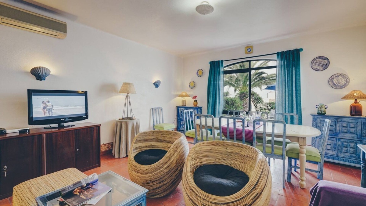 Alporchinhos Apartment | Vila Mourisca - Three Bedroom Apartment, Sleeps 10