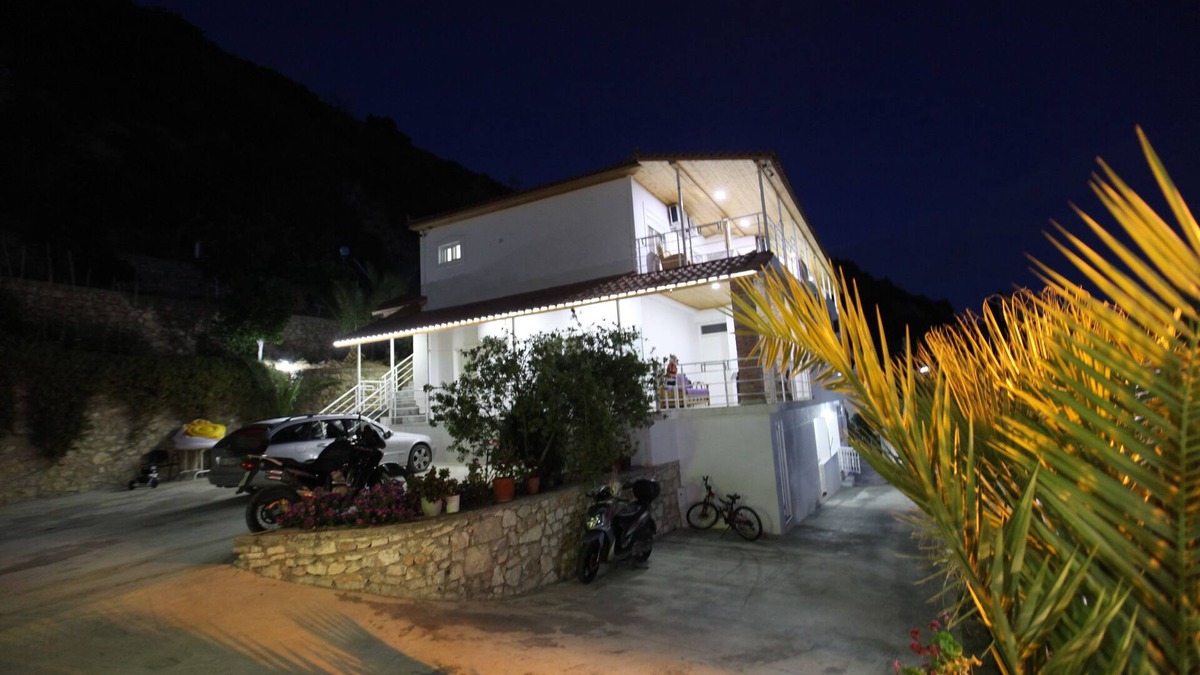 Piqeras House | Vila Riza Veliu