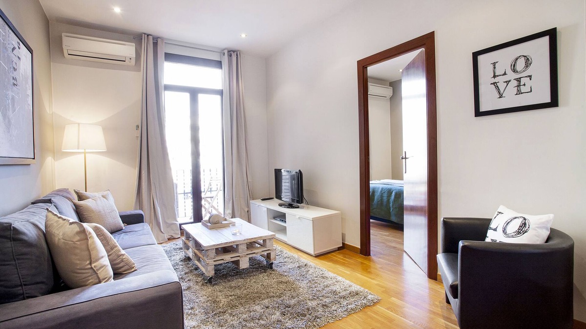 Sant Antoni Apartment | Viladomat Eixample Apartment
