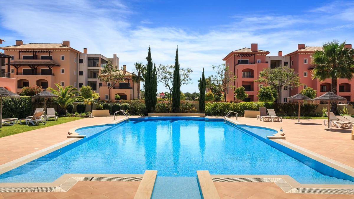 Vilamoura Apartment | Vilamoura Luxurious PENTHOUSE by the golf, WIFI, Cable TV, 2 pools