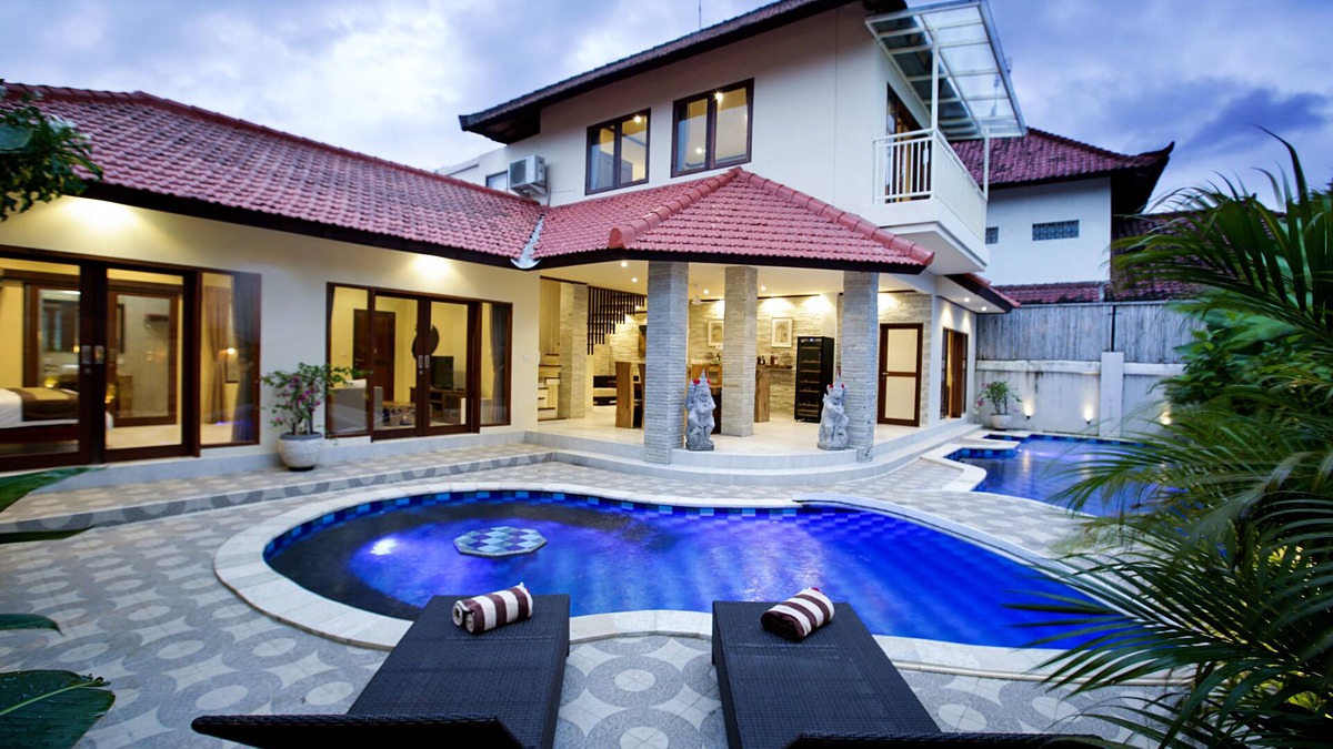 Central Seminyak House | Vill Chambertin/Seminyak villa with private pool and close to the beach
