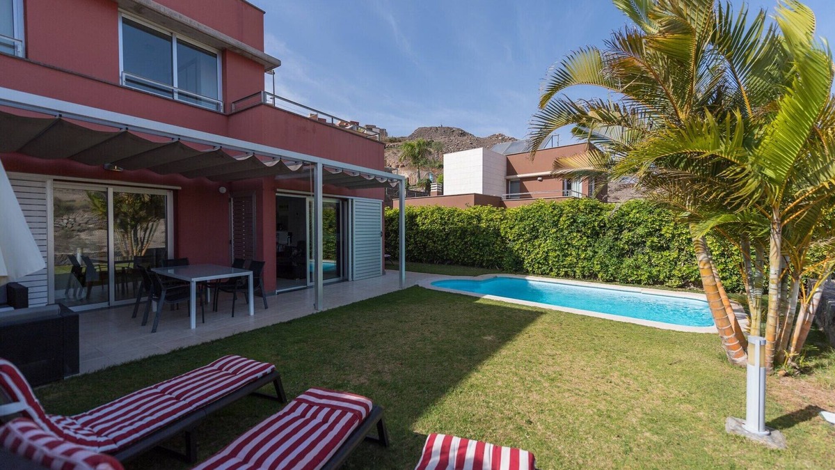 Salobre Villa | Villa in Maspalomas with Heated Pool & Golf Views