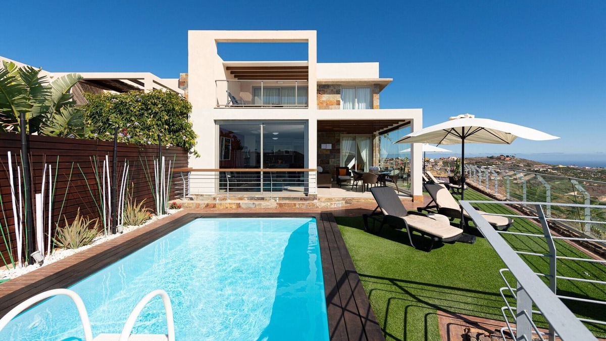 Salobre Villa | Villa in San Bartolomé with Private Heated Pool