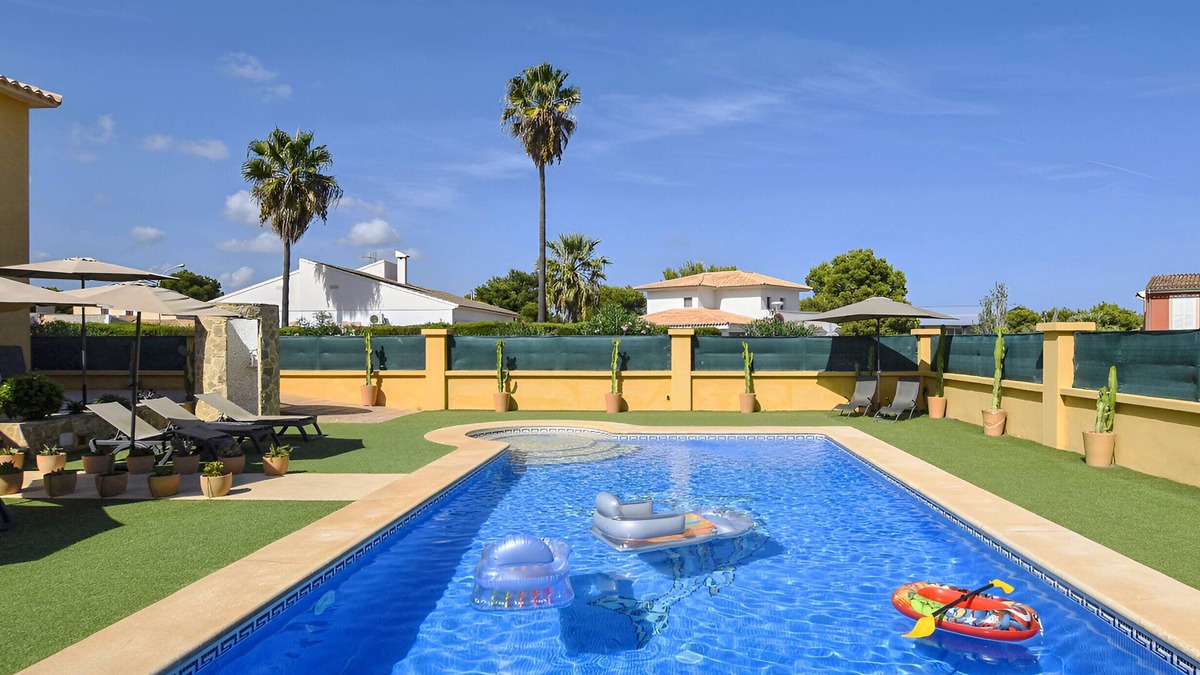 Sa Coma Villa | Villa 'Margarita' with Private Pool, Private Terrace and Wi-Fi