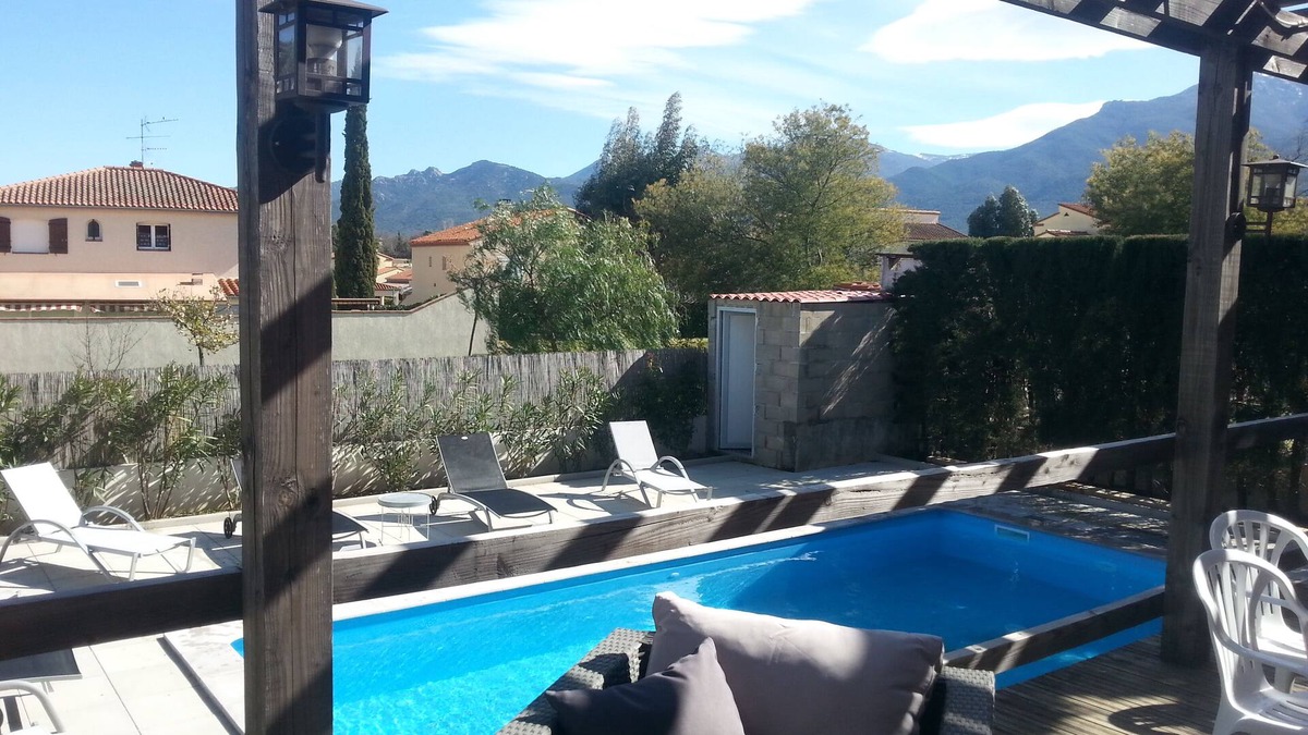 Saint-Genis House | Villa Franbikini: 4 air-conditioned bedrooms, sleeps 9, salt pool, calm, sun