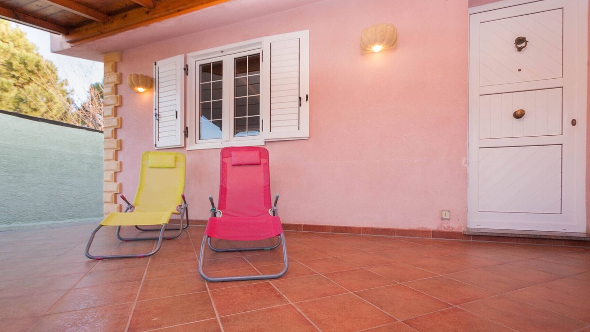 Piana Calzata Villa | villa 100 steps from the sea with private access, sleeps 6