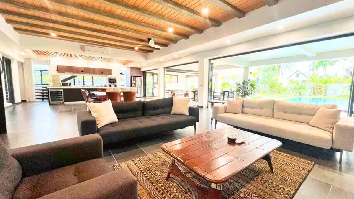 Nadi Villa | Villa 101 - 5BR Private Poo- Private Pool - Poo - Table - Tub