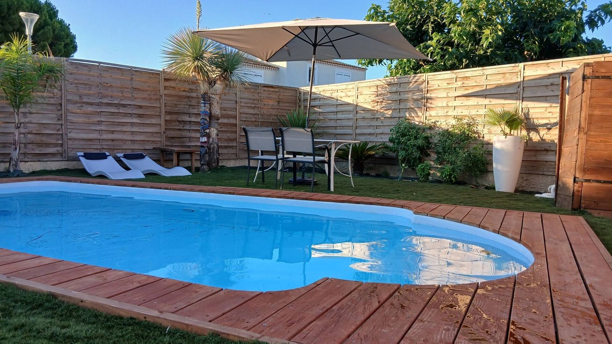 Meze Villa | Villa 110m2 Avec Piscine Très Bonne Emplacement 10mn à Pied Plages et Commerces
