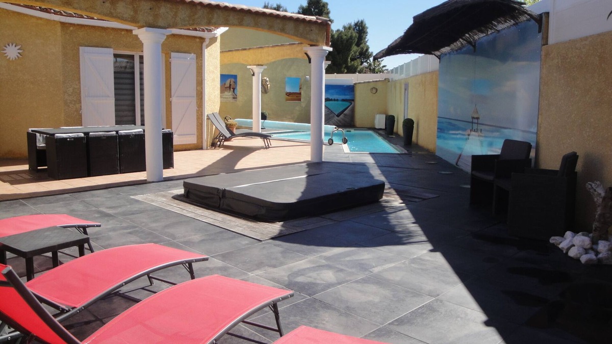 Agde Villa | Villa 130 M2 AGDE EXT MALDIVES JACUZZI PRIVATE SWIMMING POOL CLIM .A 3KM PLAGE 9/10 P