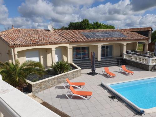 Puysserampion Villa | villa 15 personnes avec piscine et terrain de pétanque