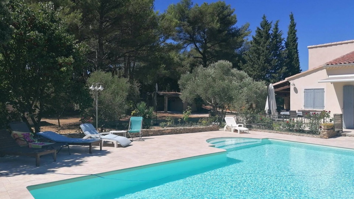 Grans Villa | Villa 160 m2 pool 5 bedrooms quiet large plot