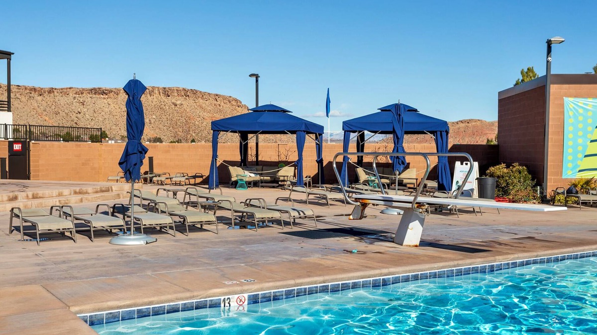 Bloomington Condo | Villa 19 -Luxury Villa Pool and Hot Tub, Pickleball
