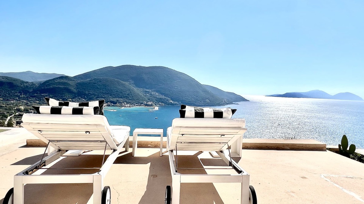 Vassiliki Villa | Villa 2 level, Get a 10%-25% discount ,Seafront lovely villa with private pool.