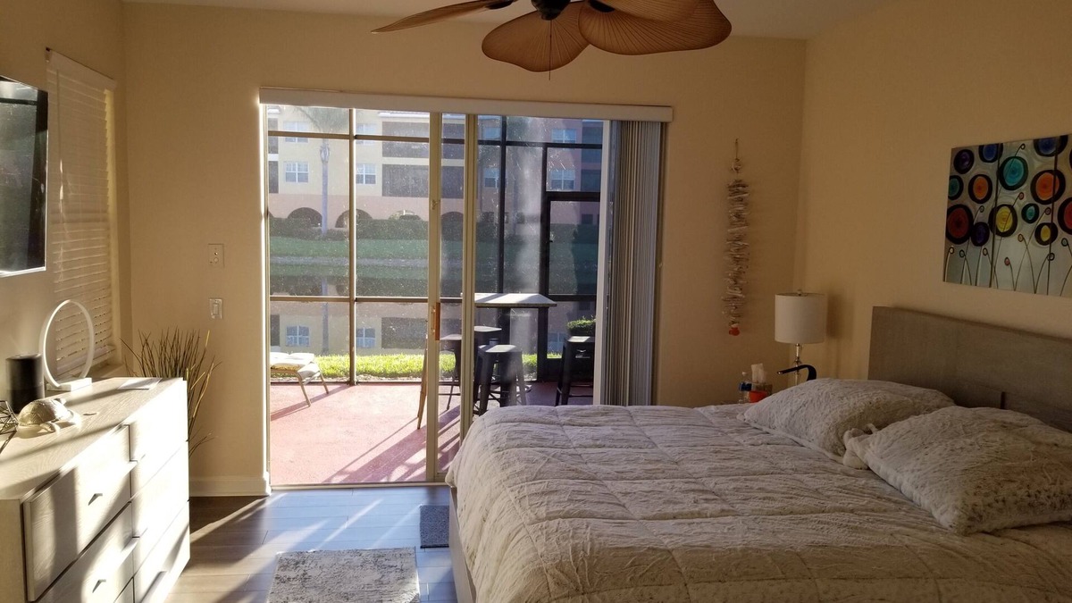 Bonita Springs Villa | Villa 3 bedroom 3 bath with private pool near Coconut Mall Estero FL.