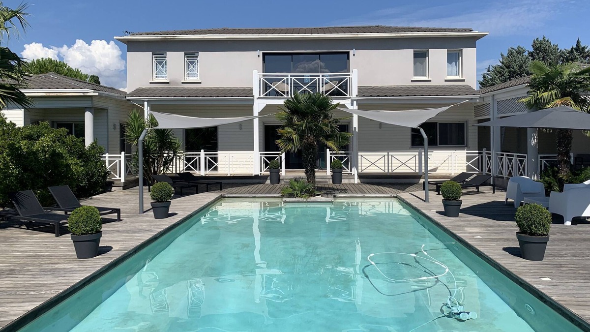 Maillane Villa | VILLA 325m2 with swimming pool a few kms from saint Rémy de Provence