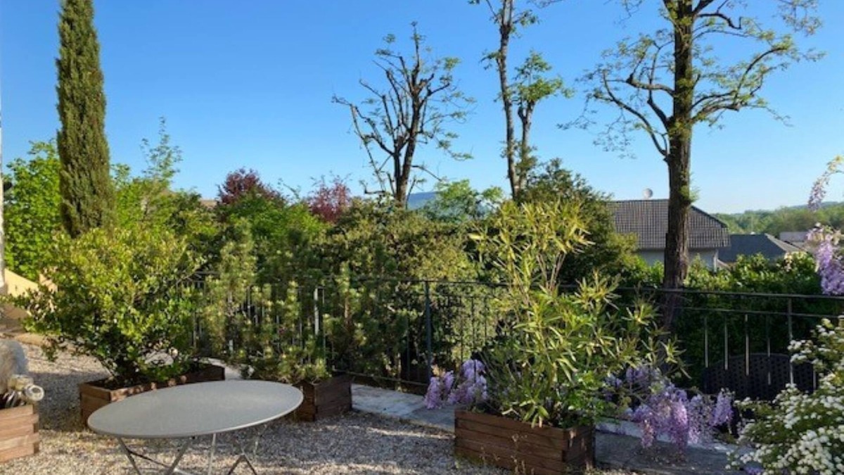 Aix-les-Bains House | VILLA 379 - MOUXY - Gîte