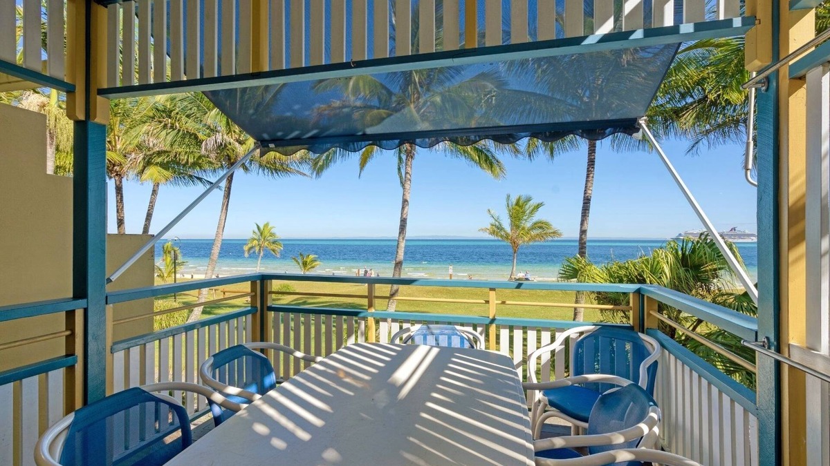 Brisbane Waterfront House | Villa 44 Moreton island