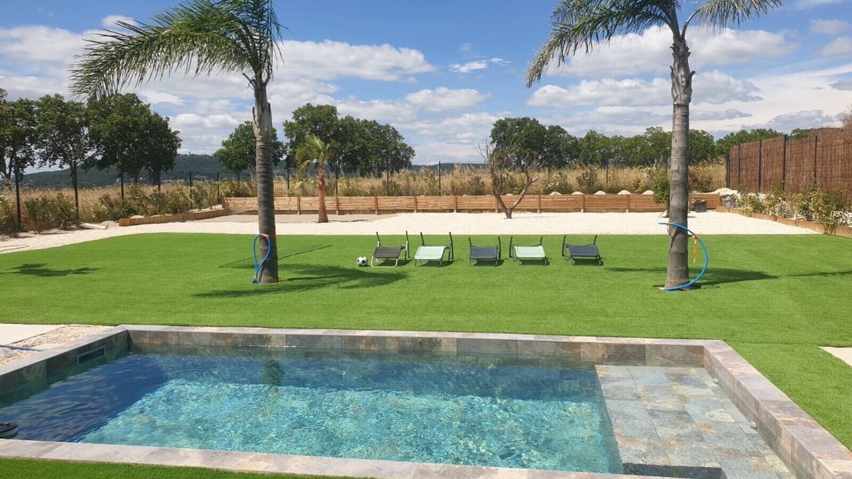 Saint-Come-et-Maruejols Villa | Villa 5 Chambres Avec Piscine et Grand Jardin