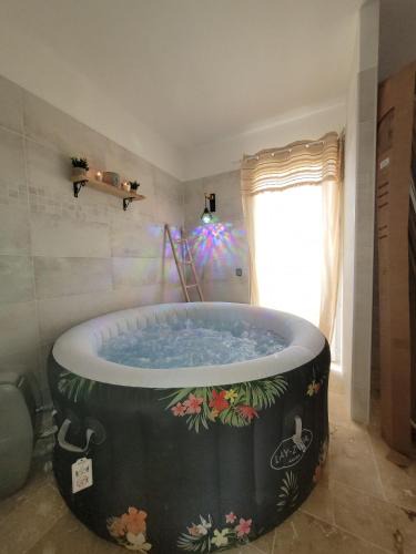 Le Barcares House | Villa 6 couchages spa privatif, accès direct mer, piscine