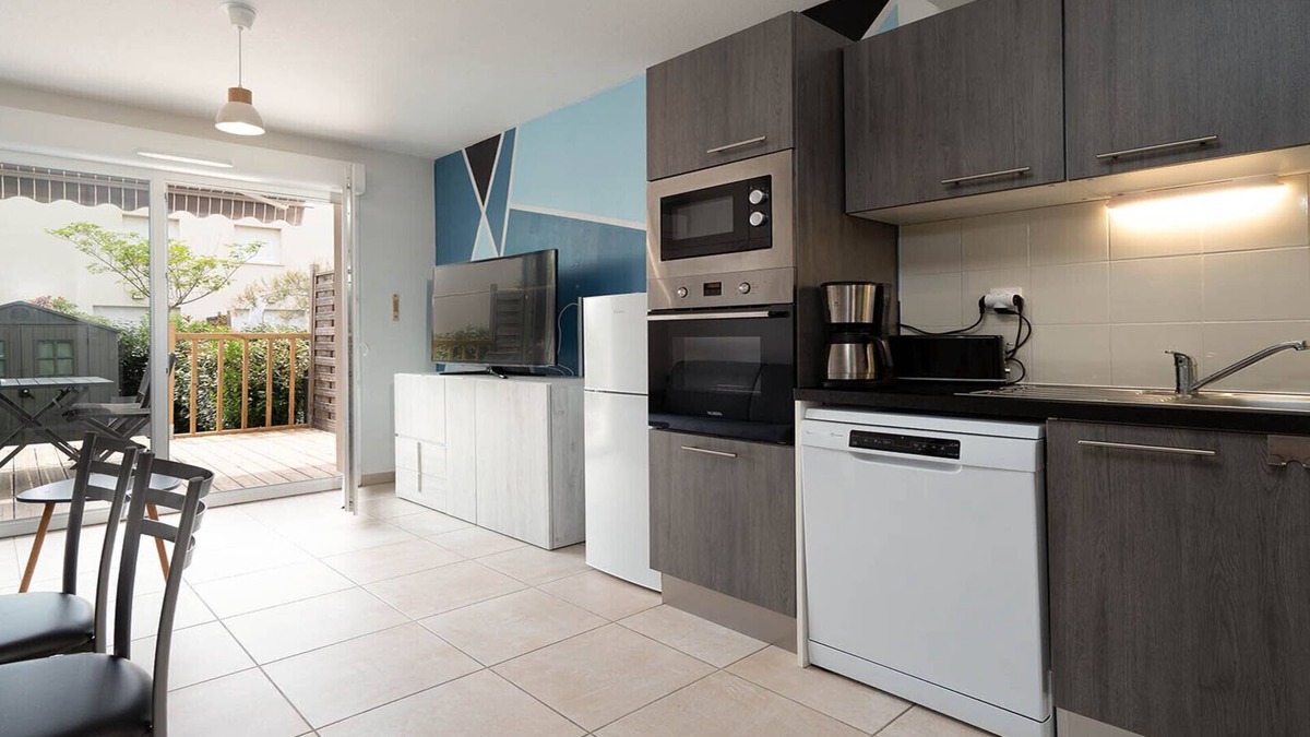 Serignan Villa | Villa 6 pers with garden in residence with pool