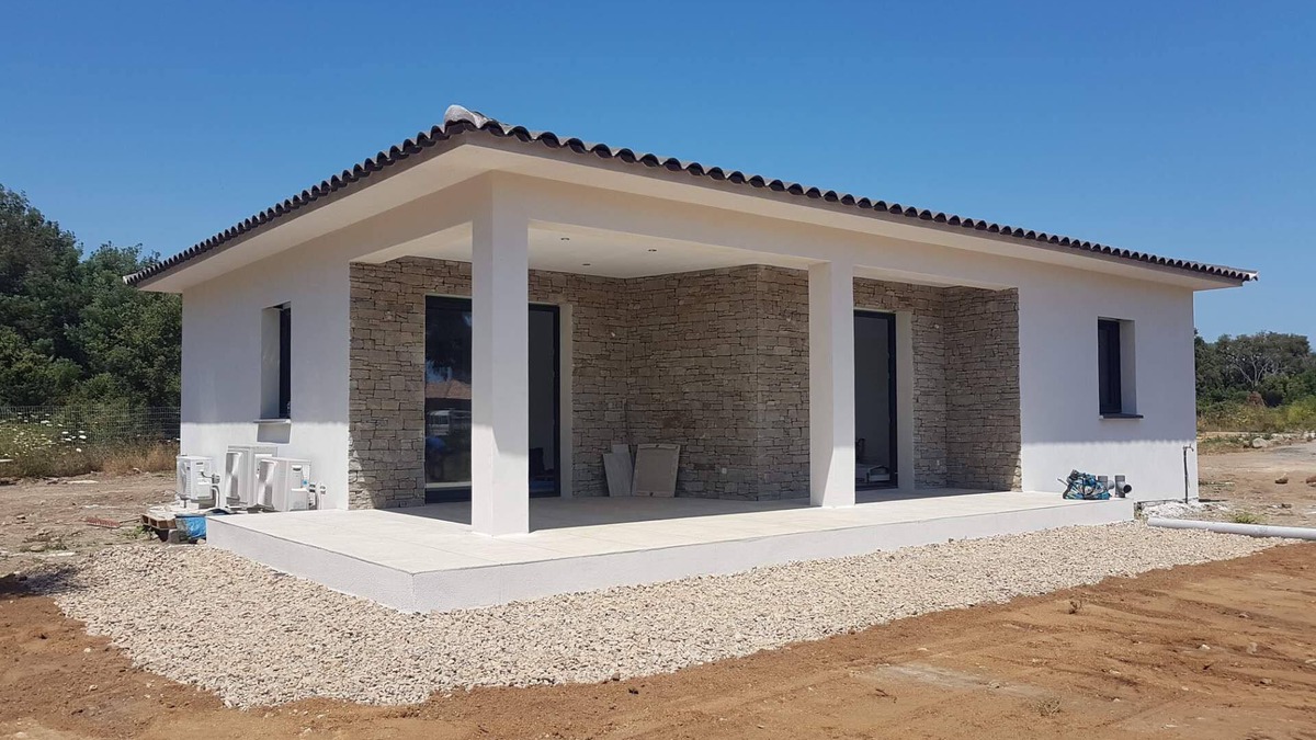 Solaro House | Villa 75m ² new entirely air-conditioned on private and sported property.