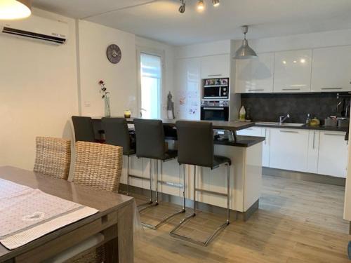 Balaruc-les-Bains House | Villa 95m² avec jardin, climatisation et Wifi à Balaruc-les-Bains - ⭐ Etoiles - FR-1-503-126