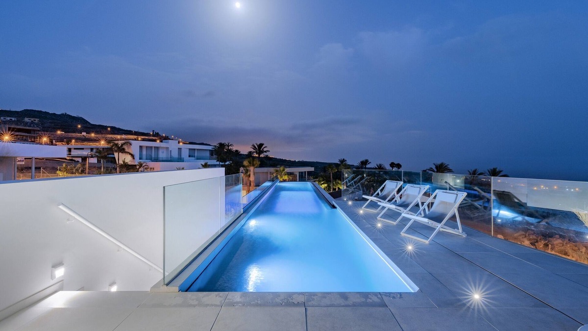 Guia de Isora Villa | Villa Abama Golf | Ocean Views | 18-Meter Infinity Pool with Glass Floor | Spacious Living and Dining Areas | Solarium and Outdoor Terraces | Tenerife