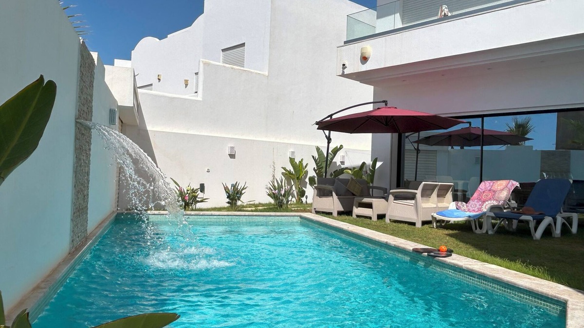 Hammamet Interieure Villa | Villa a Hammamet Centre, 300 Metre du Theatre, Piscine, Climatisée, 4 Chambre