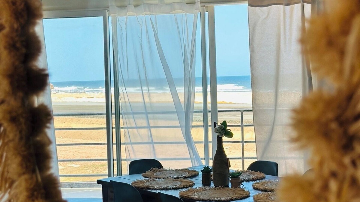 Toamasina Villa | Villa Aaray with 180° sea view from balcony. With outdoor pool!