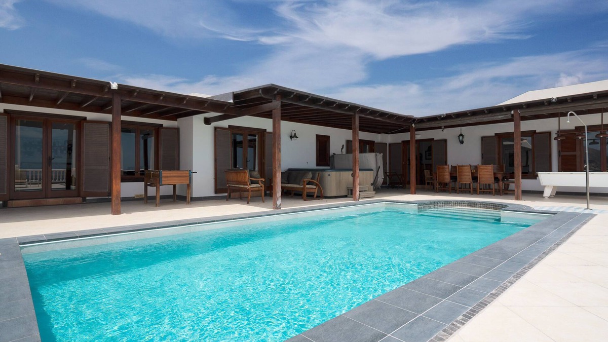 Tias Villa | Villa Abubilla