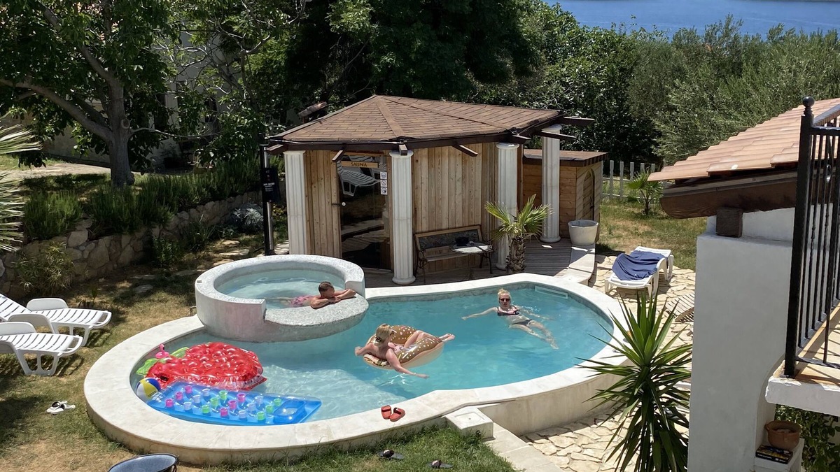 Rab Town Apartment | Villa Agata with pool, whirlpool & sauna, sandy beaches nearby