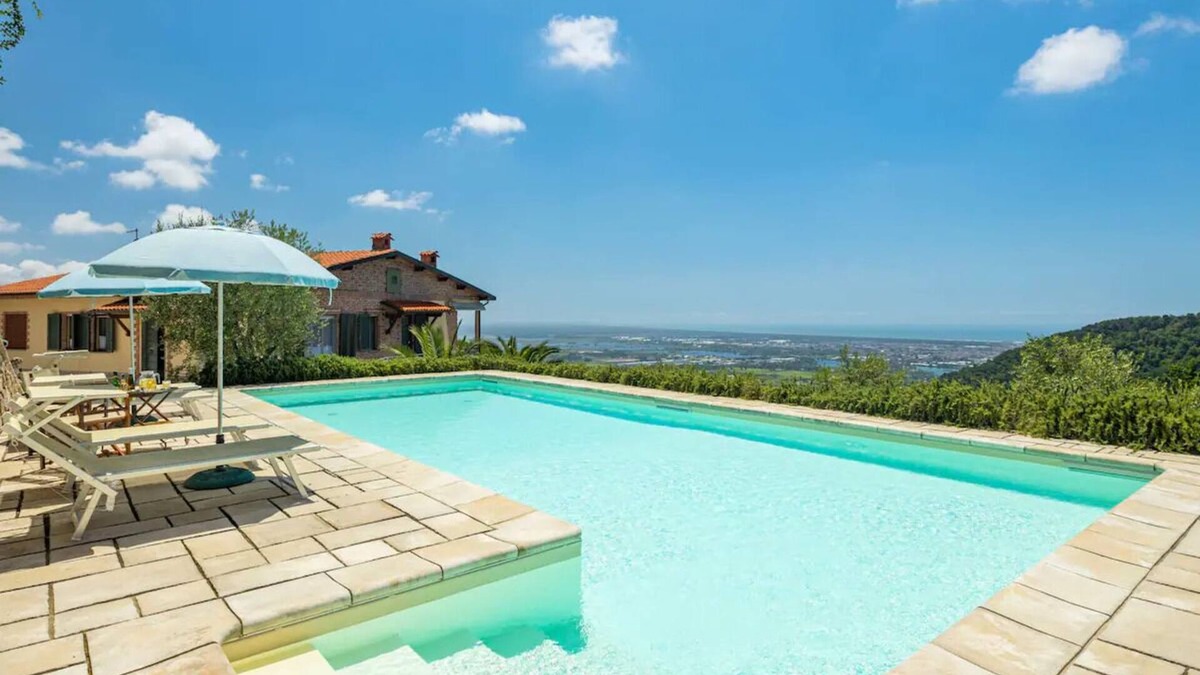 Corsanico Villa | Villa Agave by Nicola Real Estate