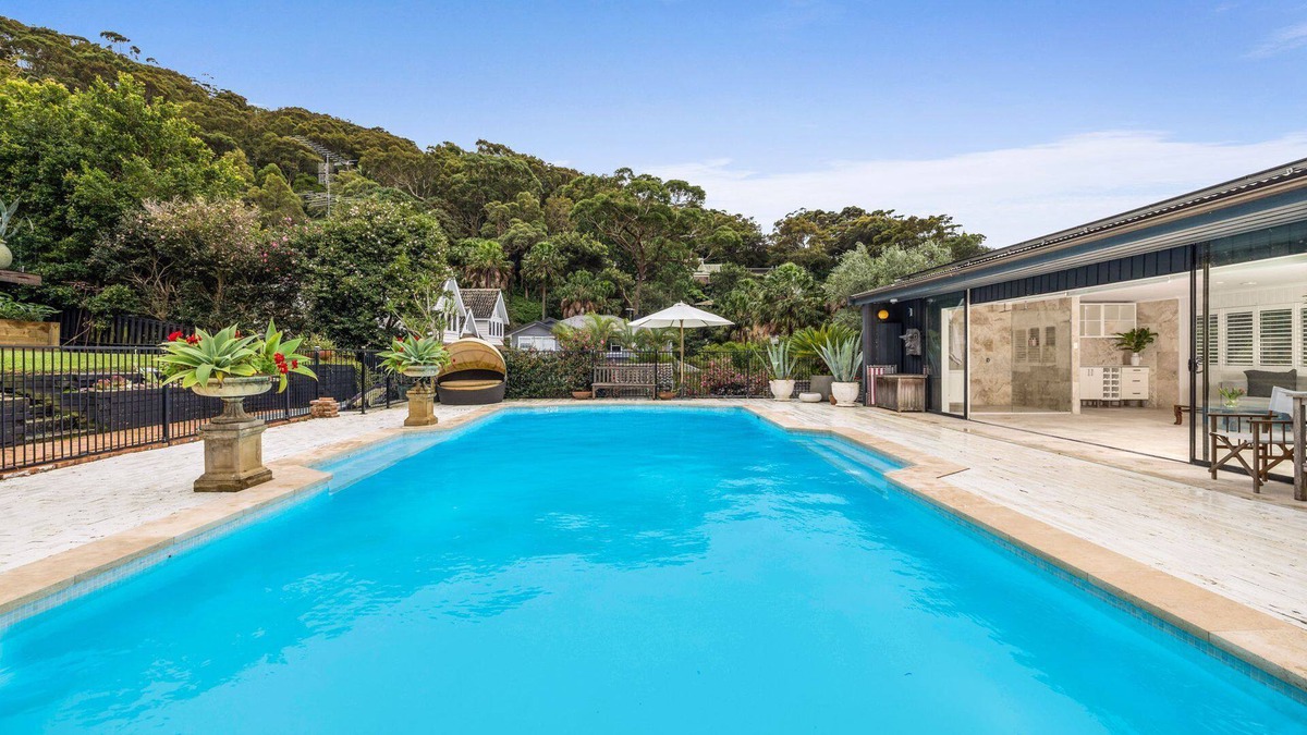 Newport House | Villa Aix @ Villa Aix