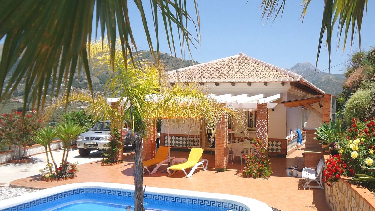 Competa Villa | VILLA AL-ANDALUS, IS IDEAL FOR VACATION FOR HAVING THE HOUSE, THE POOL