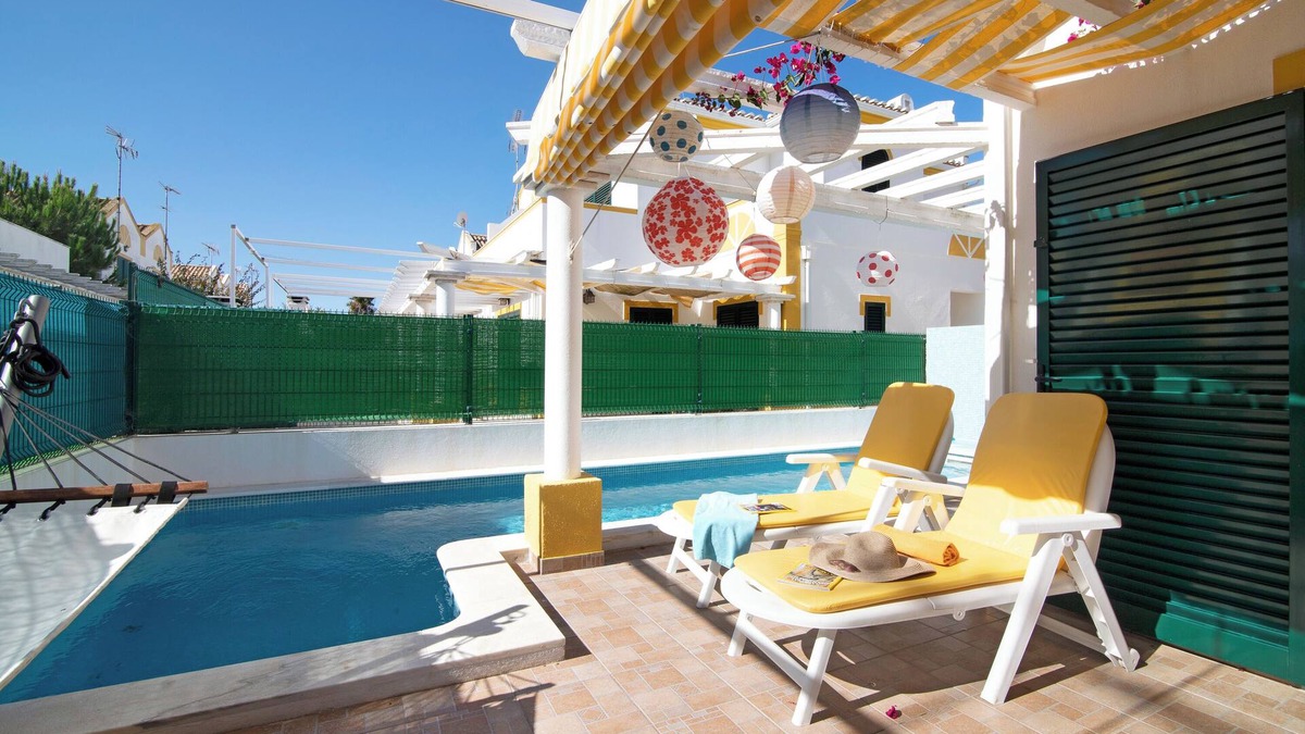 Altura Villa | "Villa Alagoa" with Pool, Wi-Fi, A/C & Garden