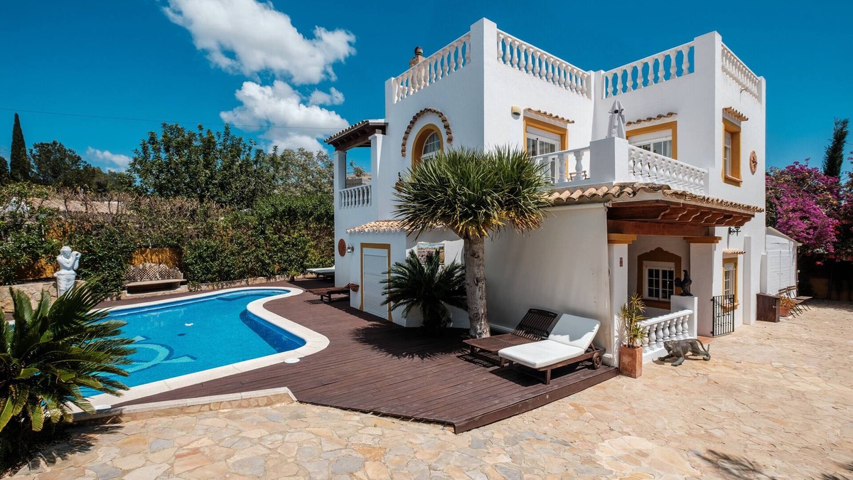 Santa Eulalia del Rio Villa | Villa 'Alba' with Private Pool, Wi-Fi and Air Conditioning