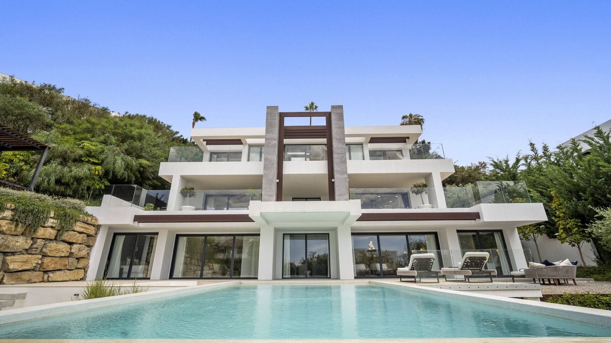 New Golden Mile Villa | Villa Alejandra