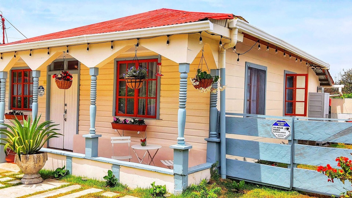 Boquete House | Villa Alejandro - 2 bedroom bungalow 2 minutes walking distance to downtown