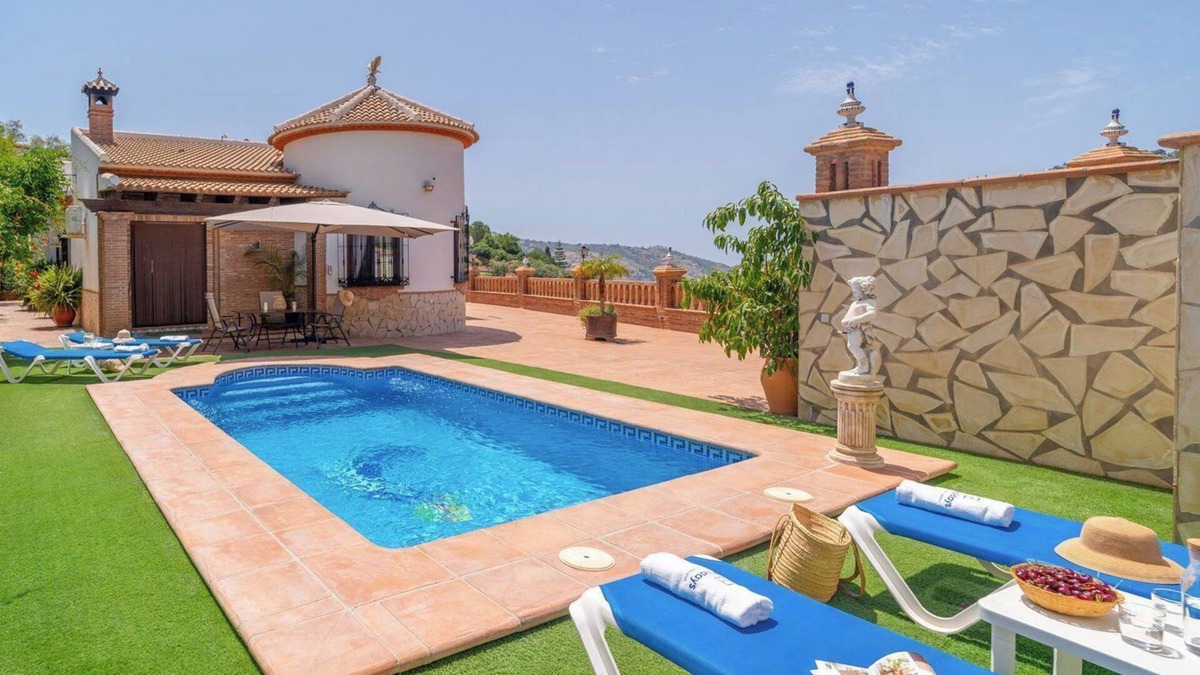 Competa Villa | Villa Almijara Cómpeta by Ruralidays