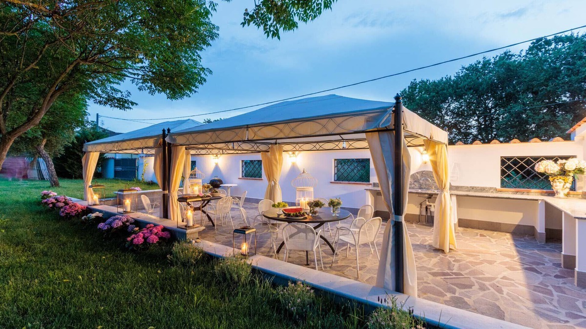 Orentano Villa | Villa Alpaca 7 bedrooms and a Private Pool in Orentano