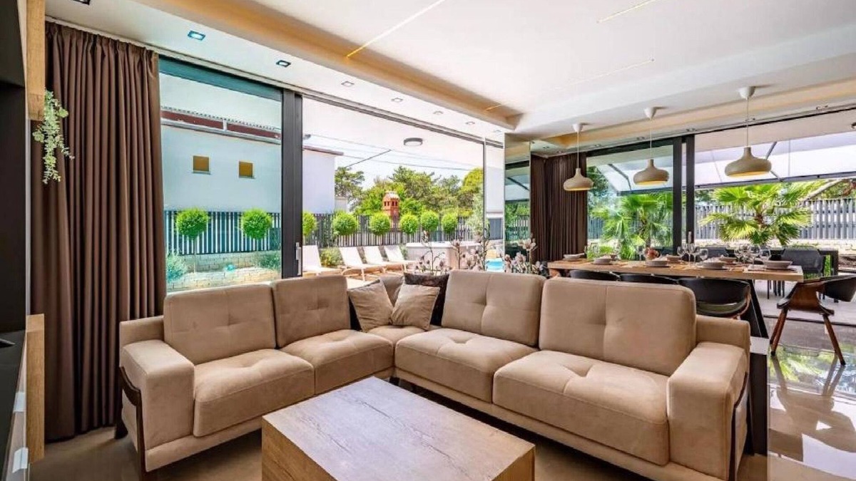 Banjol Villa | Villa Alpha - Four Bedroom Villa with Swimming Pool