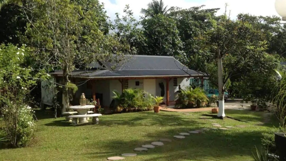 Petit-Bourg Cabin | VILLA ALPINIA in the center of the island near beaches and rivers